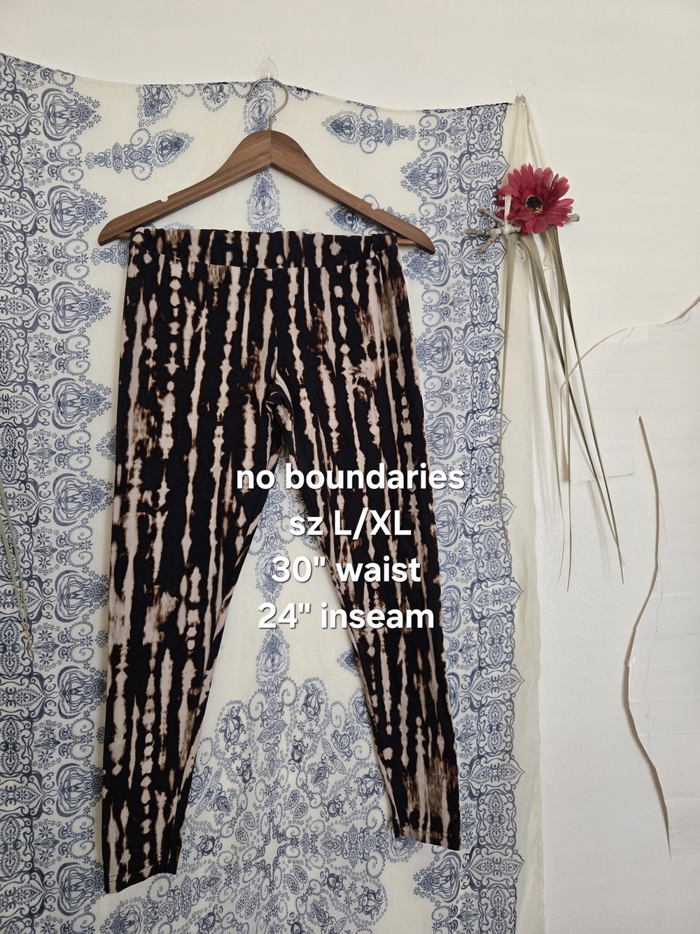 4/$15 Retro Hippie No Boundaries Black & Tan Tie-Dye Leggings Sz L/XL - Picture 3 of 6